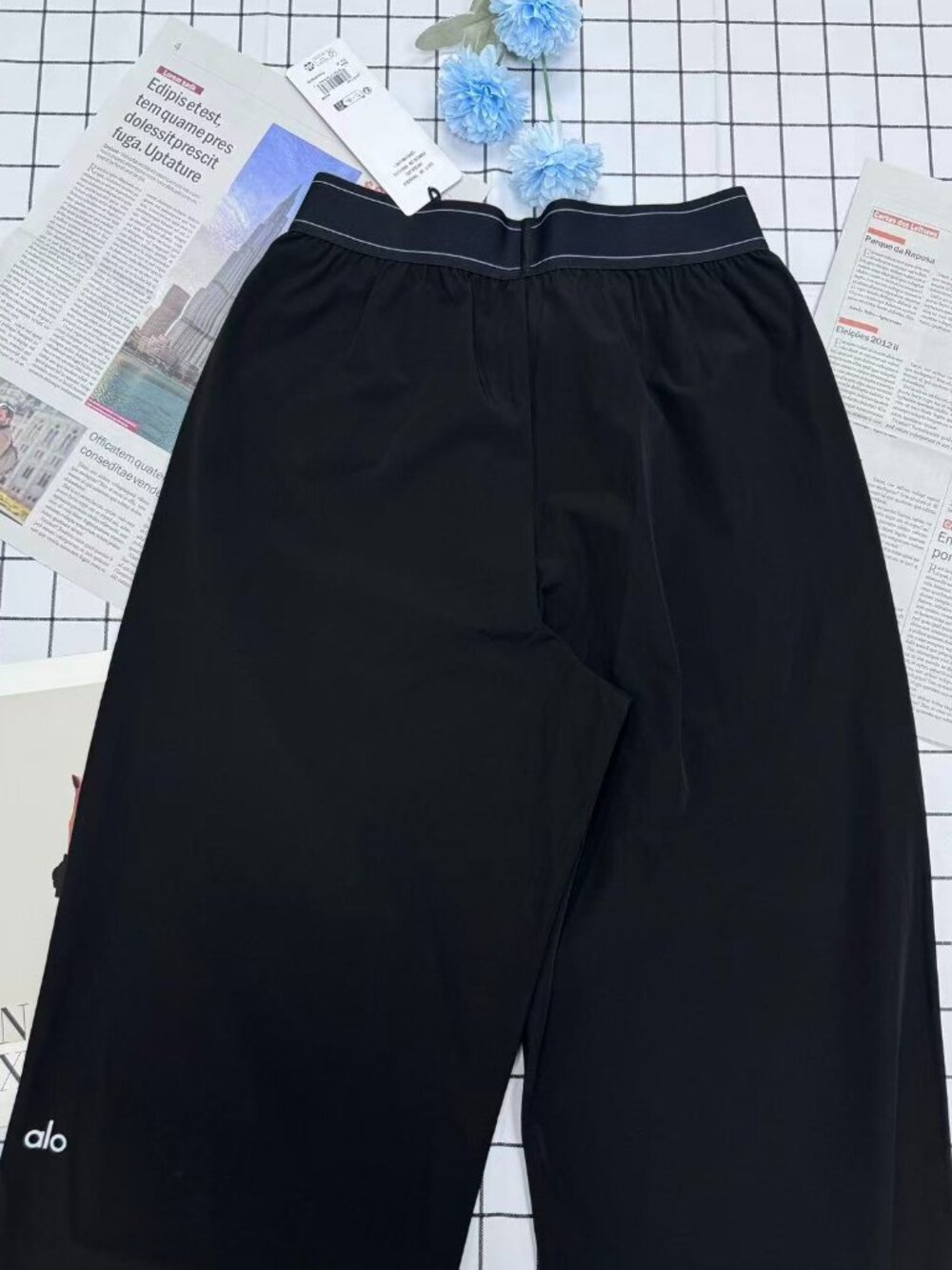 ALO Yoga 😊 Women's Black High Waist Straight Leg Suit Up Pants 🖤 NWT(30-inch) - Picture 3 of 9